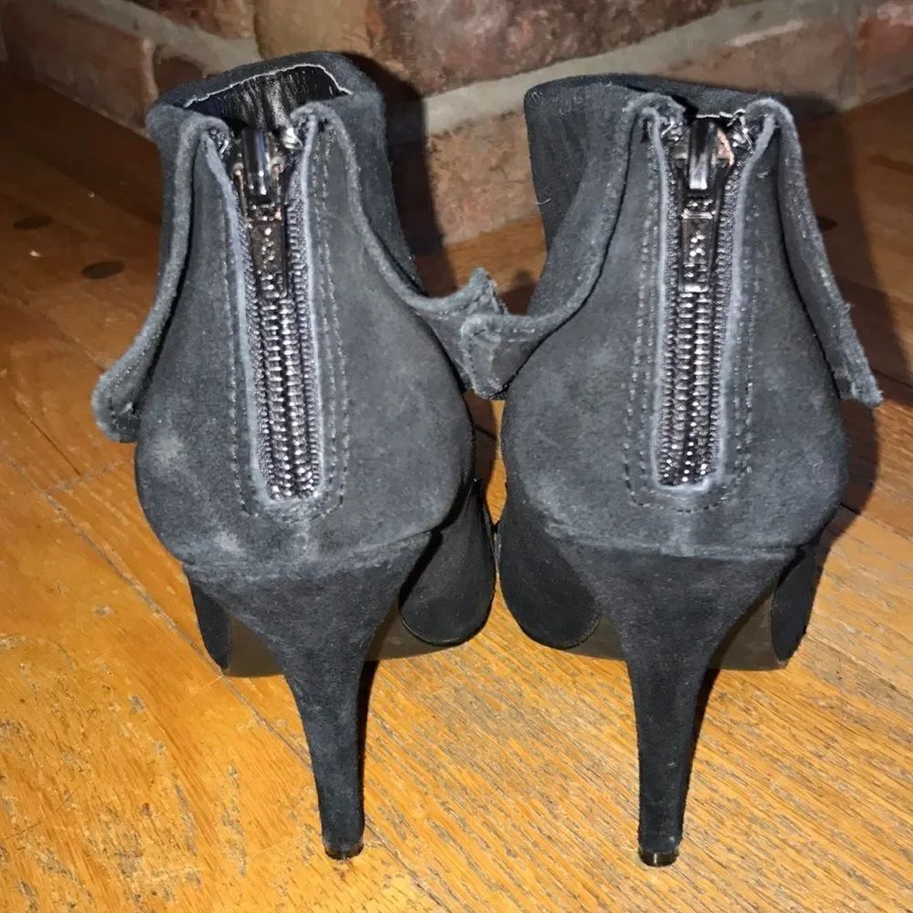 ✨Steve Madden P Cherli Black Suede Studded Booties - Picture 3 of 4